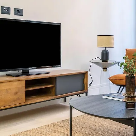 Apartment Plum Guide - Trove Grand